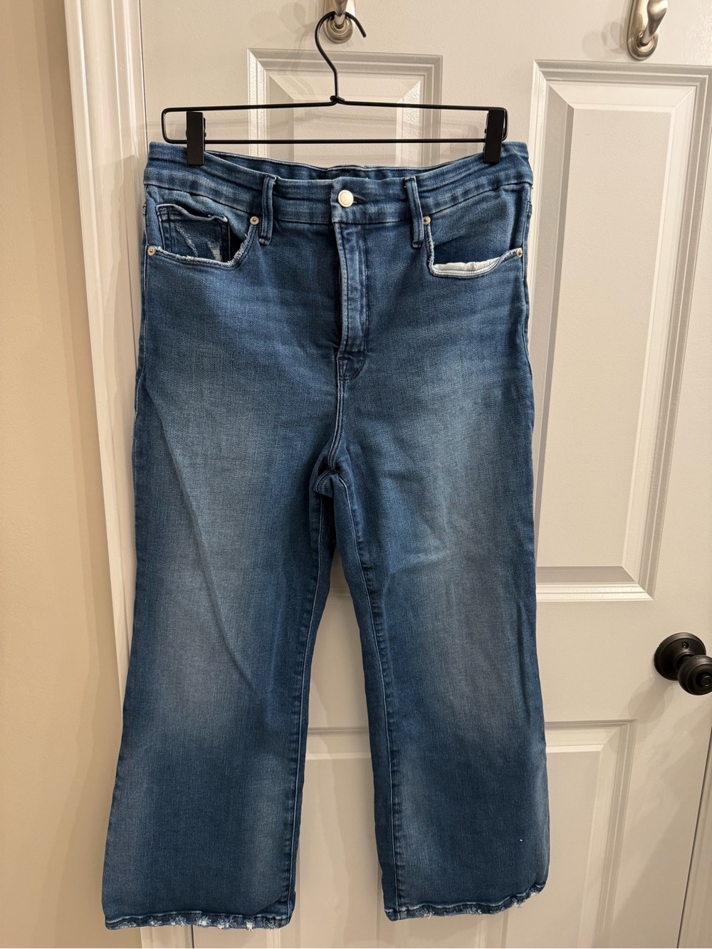 Good American Medium Blue Straight-Leg Jeans